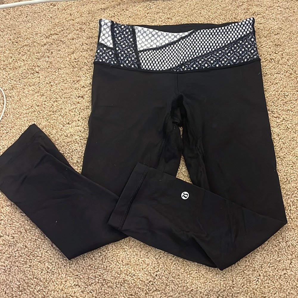 Lululemon wunder under cropped leggings. Size 4.